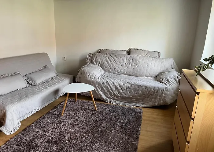 Samostatny Dum Se Zahradou